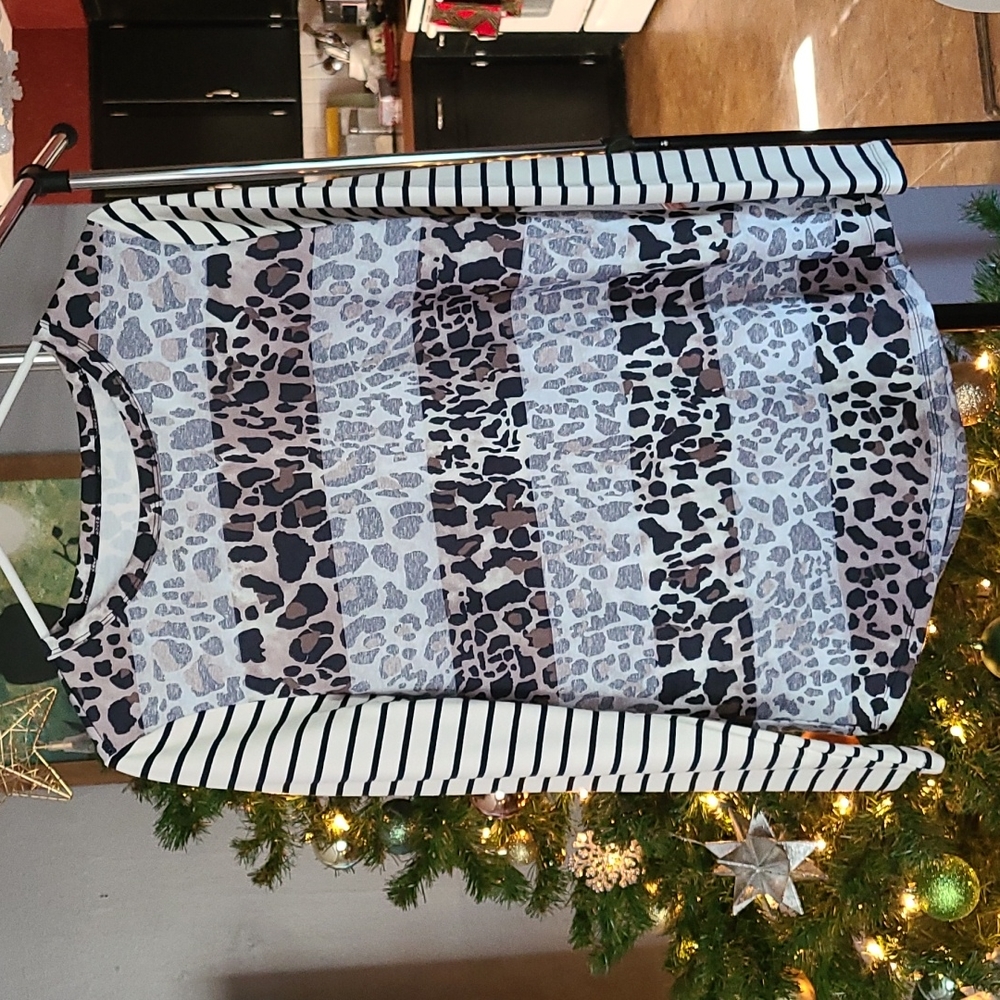 Leopard striped top, size medium